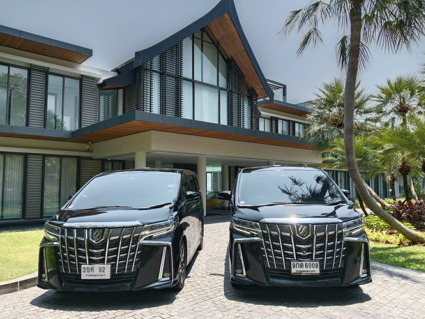 Toyota Alphard luxury van